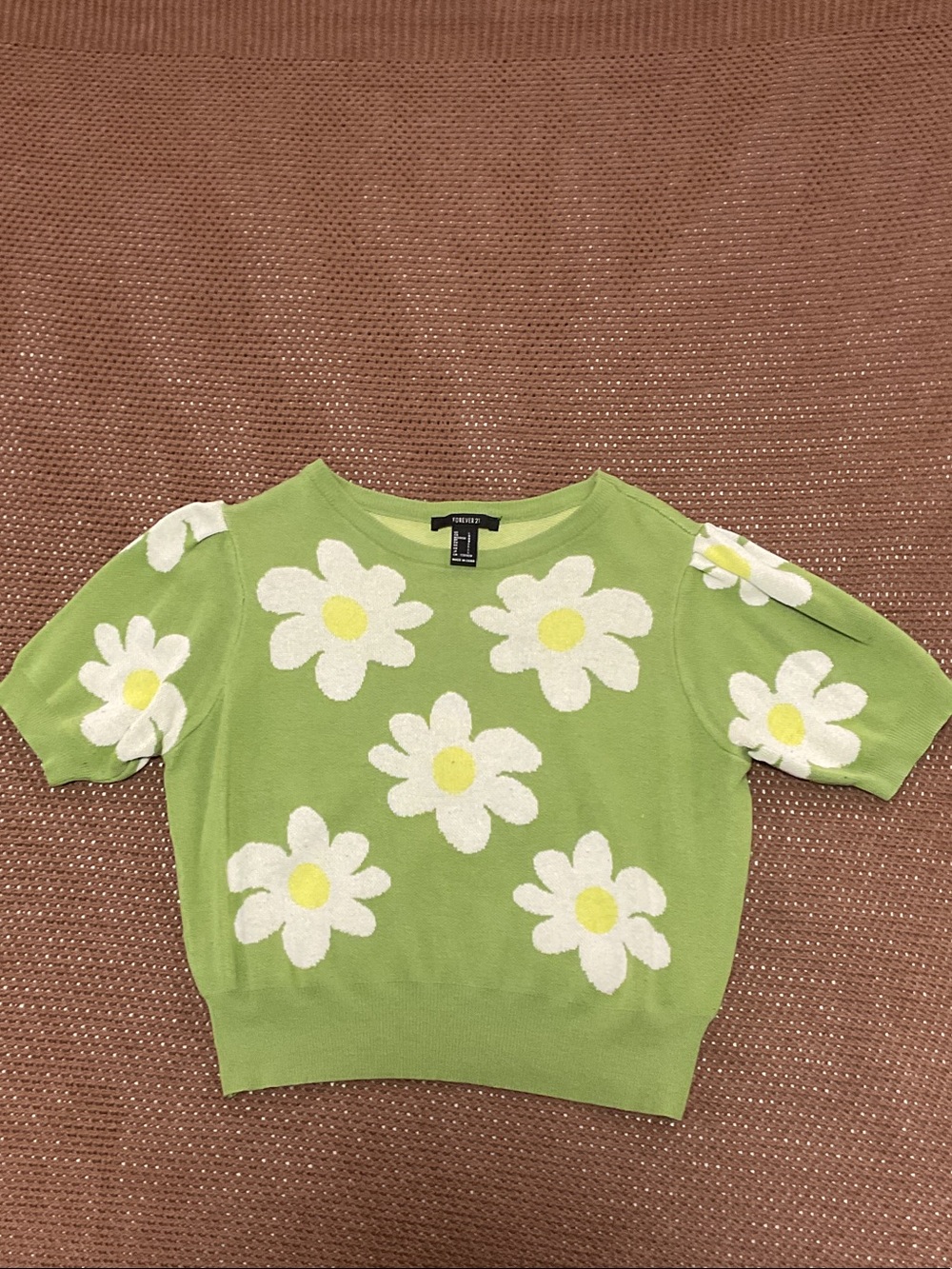 Forever 21 Green Daisy Knit Tee with White & Yellow Flowers